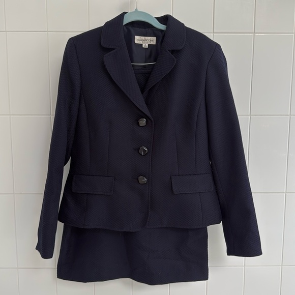 Evan Picone Dresses & Skirts - Evan piccone skirt suit navy size 12